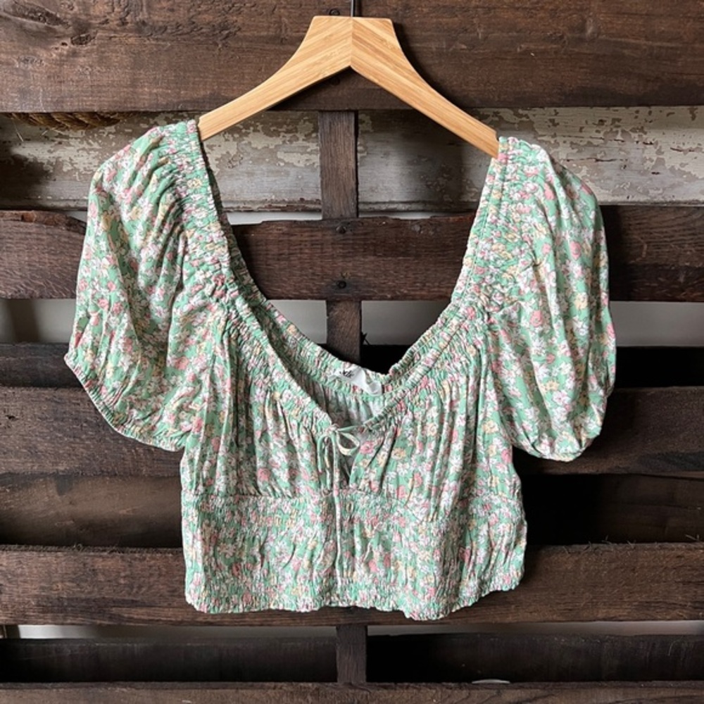 🟠NWT ELODIE Front Tie Smocked Crop Top in Green Floral Print LG